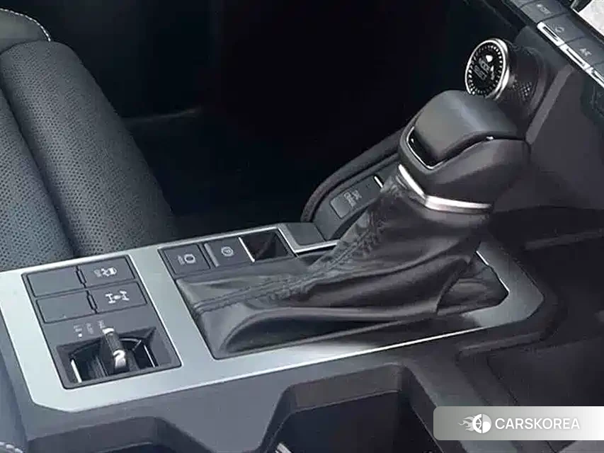 Toyota Land Cruiser 2026 Белый из Китая, фото 2