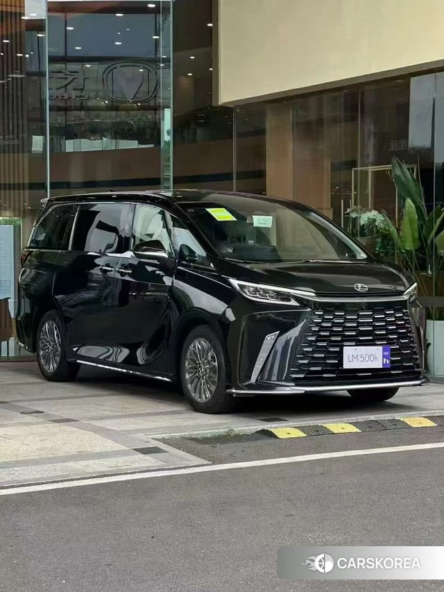 Lexus LM 2025 Черный из Китая, фото 2
