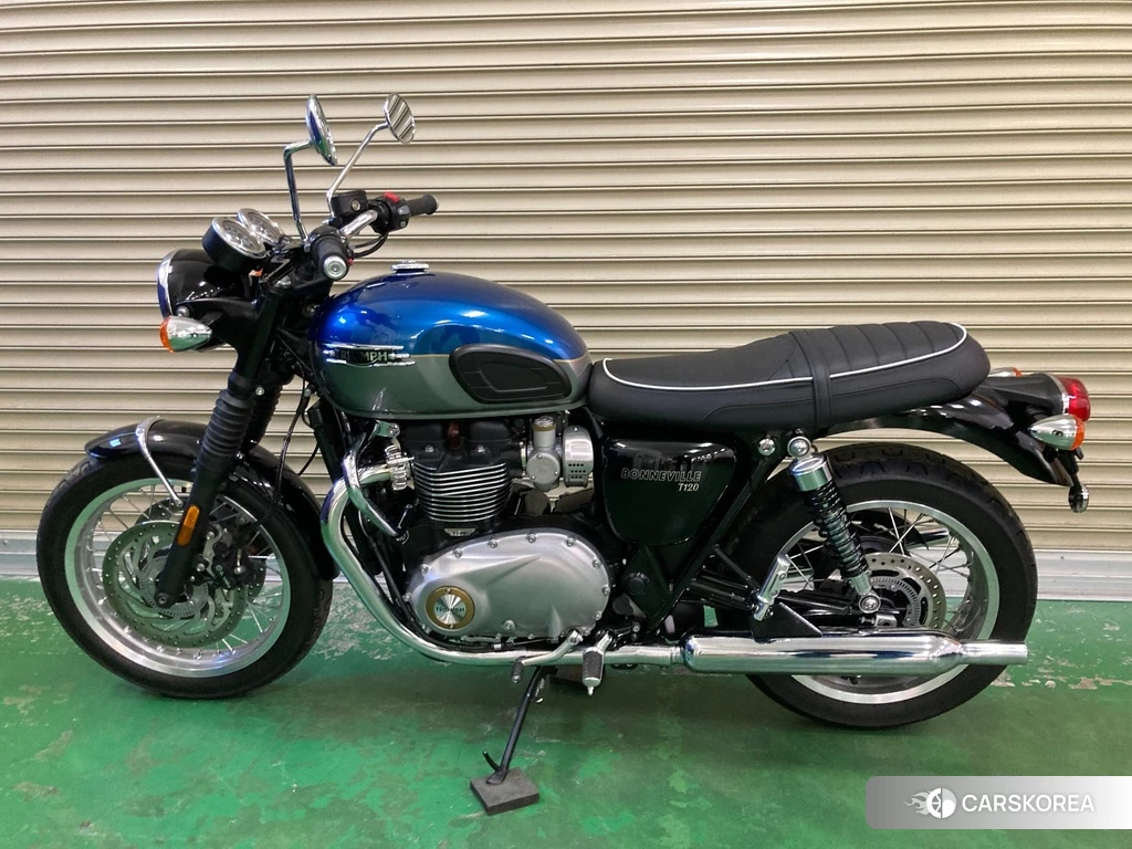 Проданный Triumph BONNEVILLE T120 2022 из Японии, фото 2