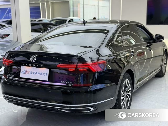 Volkswagen Passat 2021 Черный из Китая, фото 3