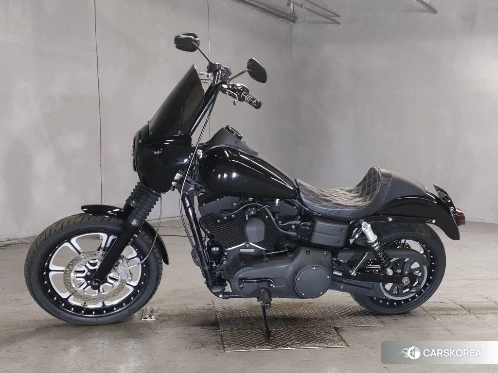 Проданный Harley-Davidson Dyna Street Bob FXDB1580 2011 из Японии, фото 2