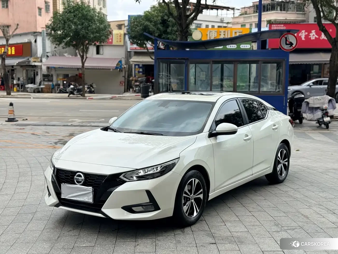 Nissan Sylphy 2023 Белый из Китая, фото 2