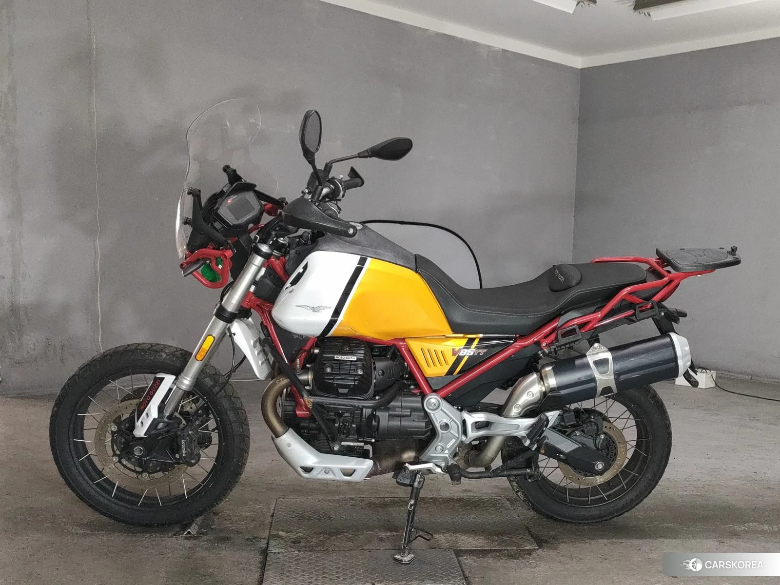 MOTO GUZZI V85 TT 2021 из Японии
