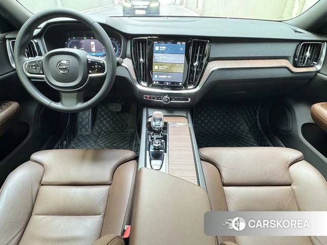 Volvo S60 2023 Белый из Китая, фото 5
