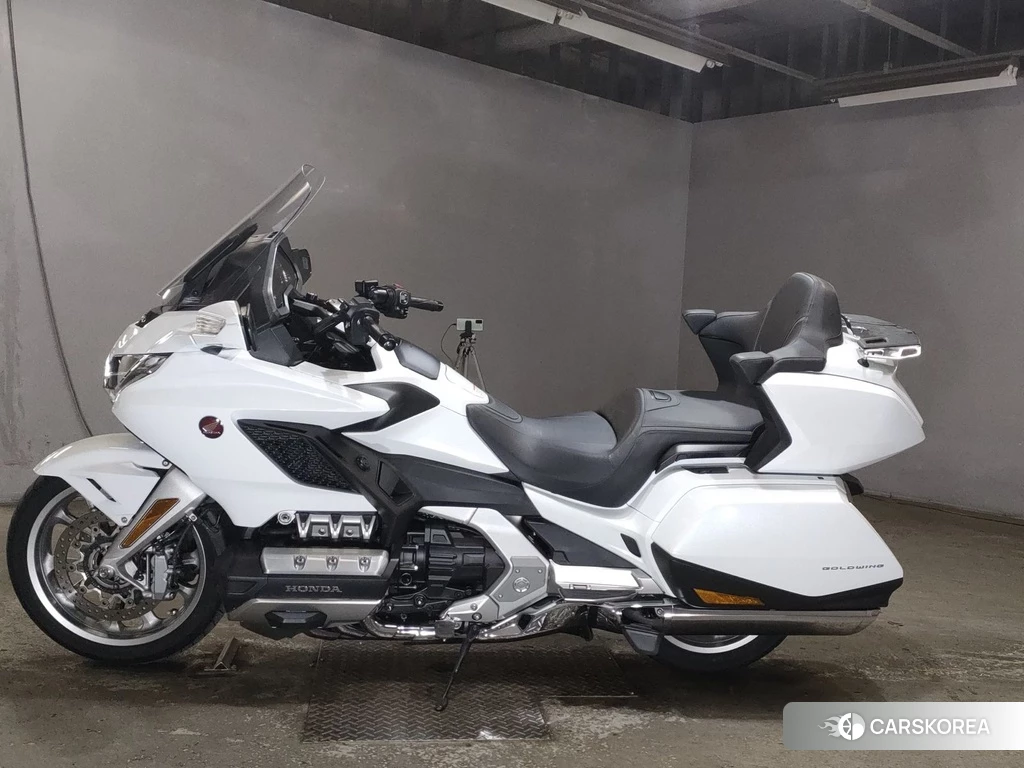 Проданный Honda GL1800 TOUR 2019 из Японии, фото 2