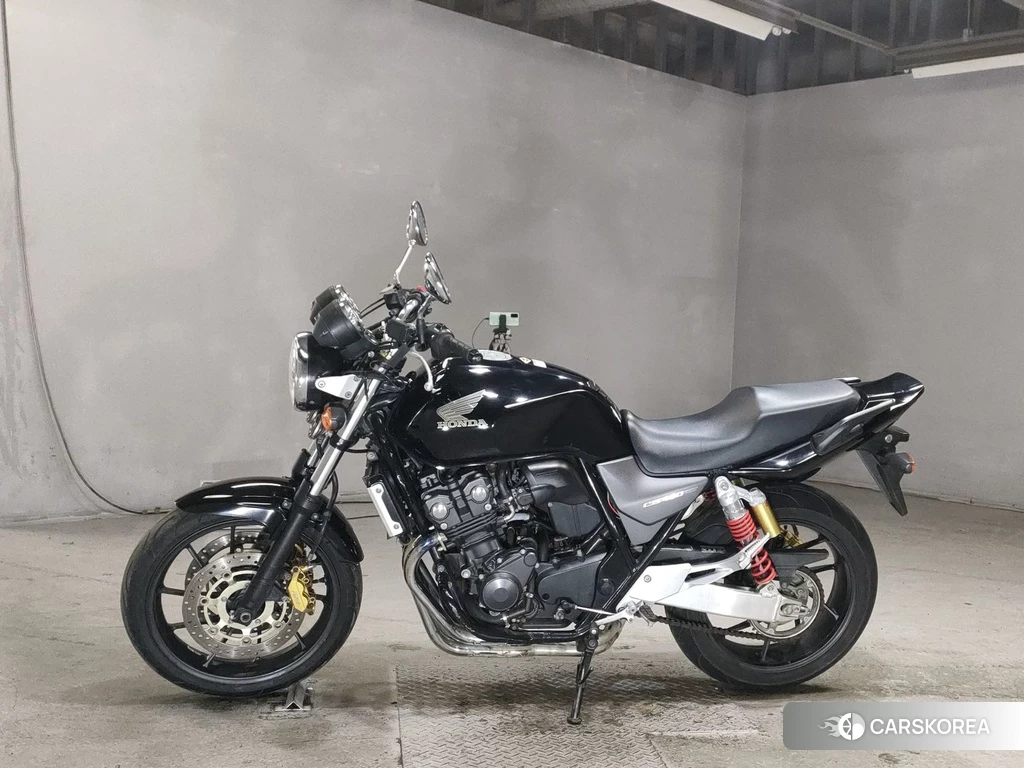 Проданный Honda CB400SF 2014 из Японии, фото 2