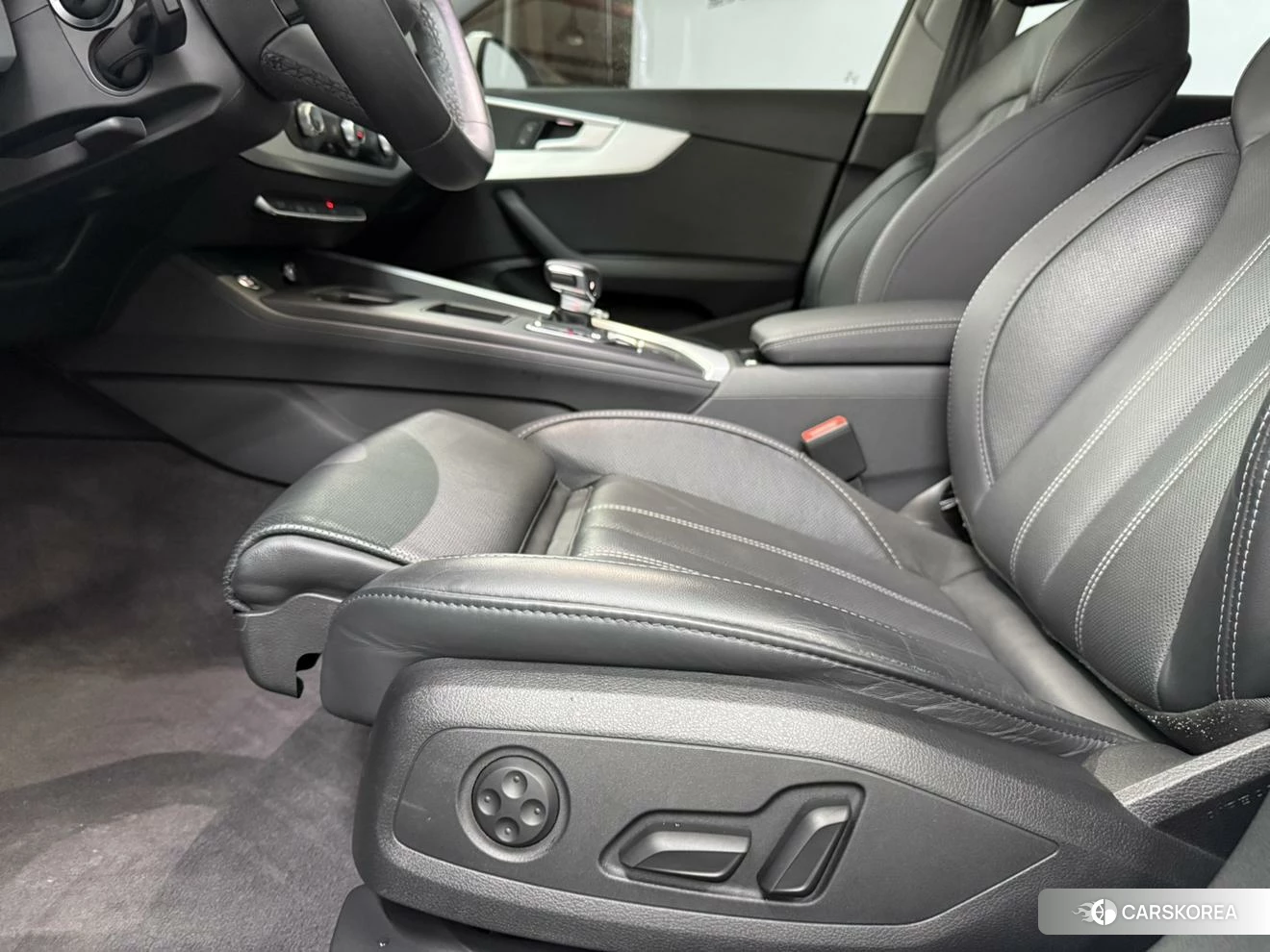 Audi A4L 2023 Белый из Китая, фото 4