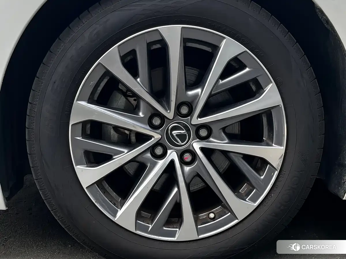 Lexus ES id 4601892 из Китая 12