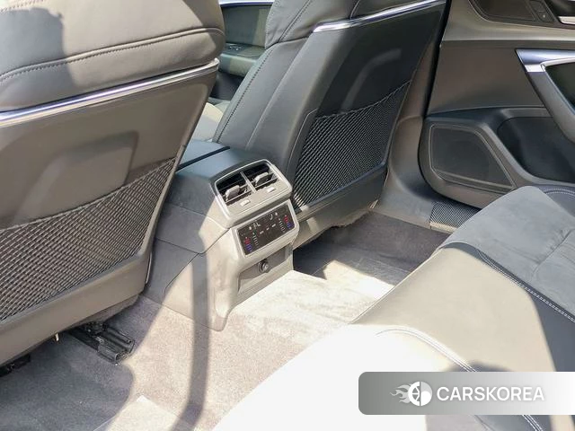 Audi A6L 2021 Черный из Китая, фото 2