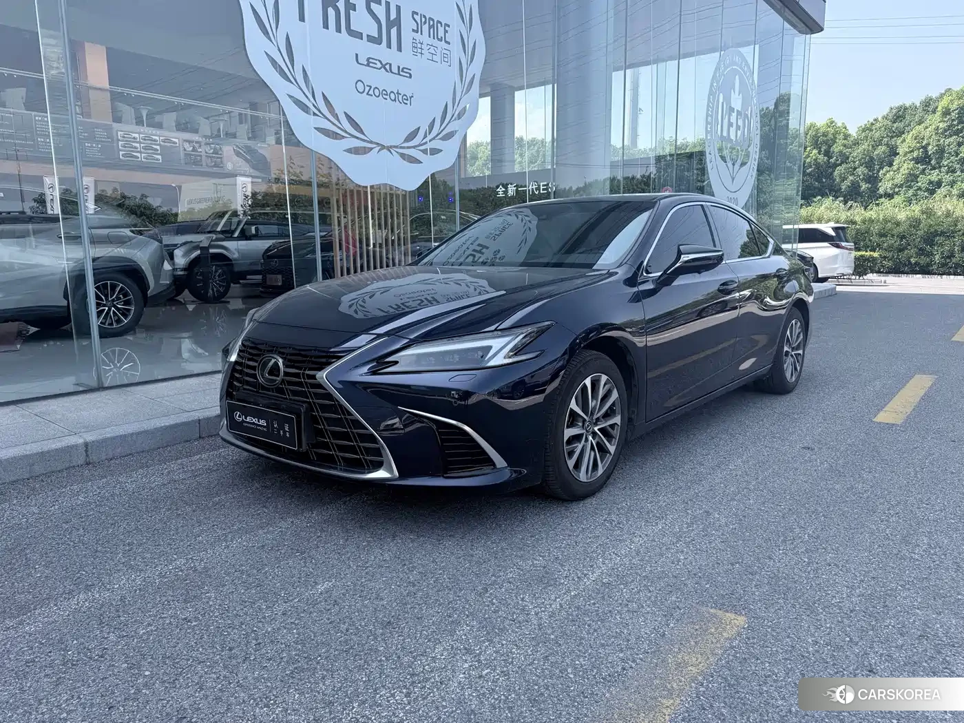 Lexus ES id 4622472 из Китая 8