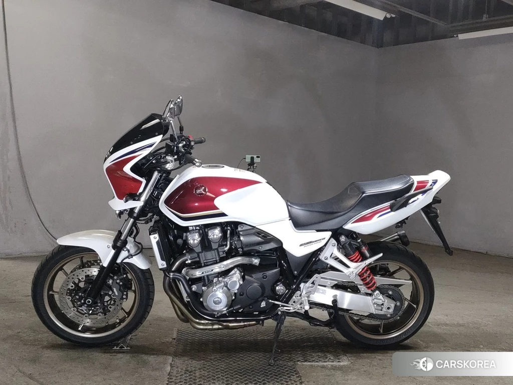 Проданный Honda CB1300SF 2020 из Японии, фото 2