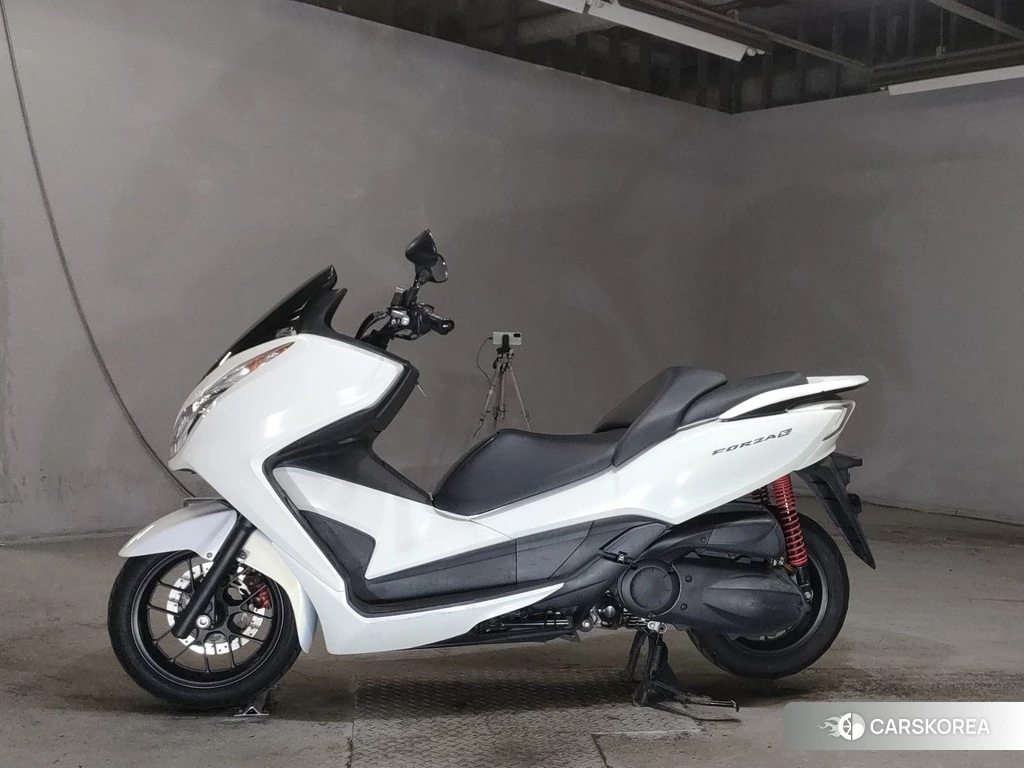 Проданный Honda FORZA 2013 из Японии