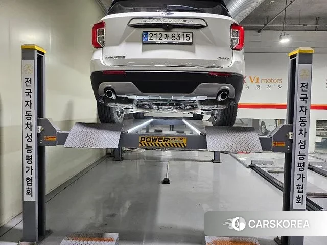 Ford Explorer 6th Generation 2022 Белый из Кореи, фото 2