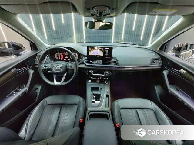 Audi Q5L 2021 Черный из Китая, фото 2