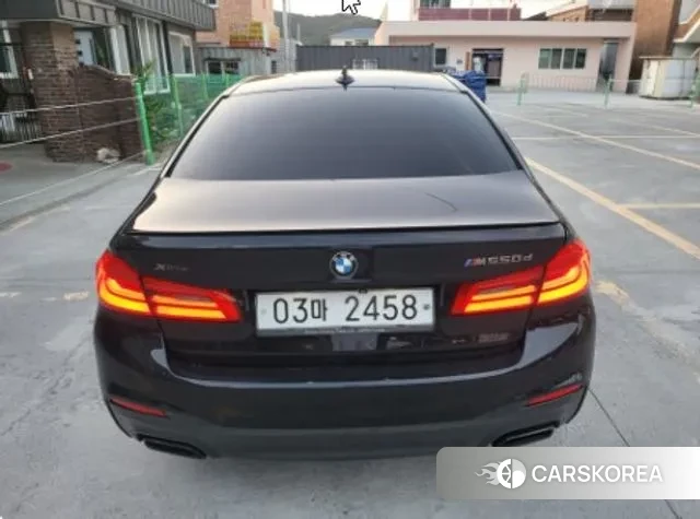 BMW 5 Series (G30) 2018 Черный из Кореи, фото 2