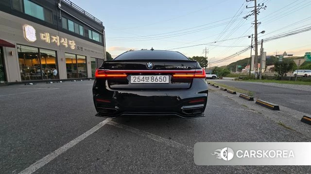 BMW 7 Series (G11) 2018 Черный из Кореи, фото 2