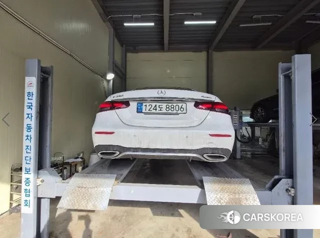 Mercedes-Benz E-Class W213 2021 Белый из Кореи, фото 2