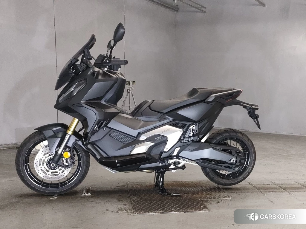 Проданный Honda X-ADV 750 2023 из Японии