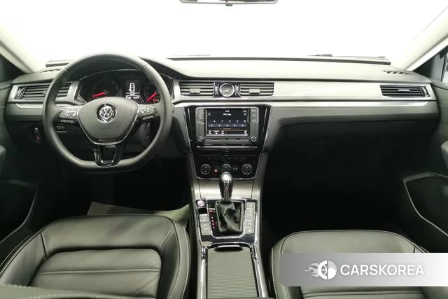 Volkswagen Passat id 4227358 из Китая 9