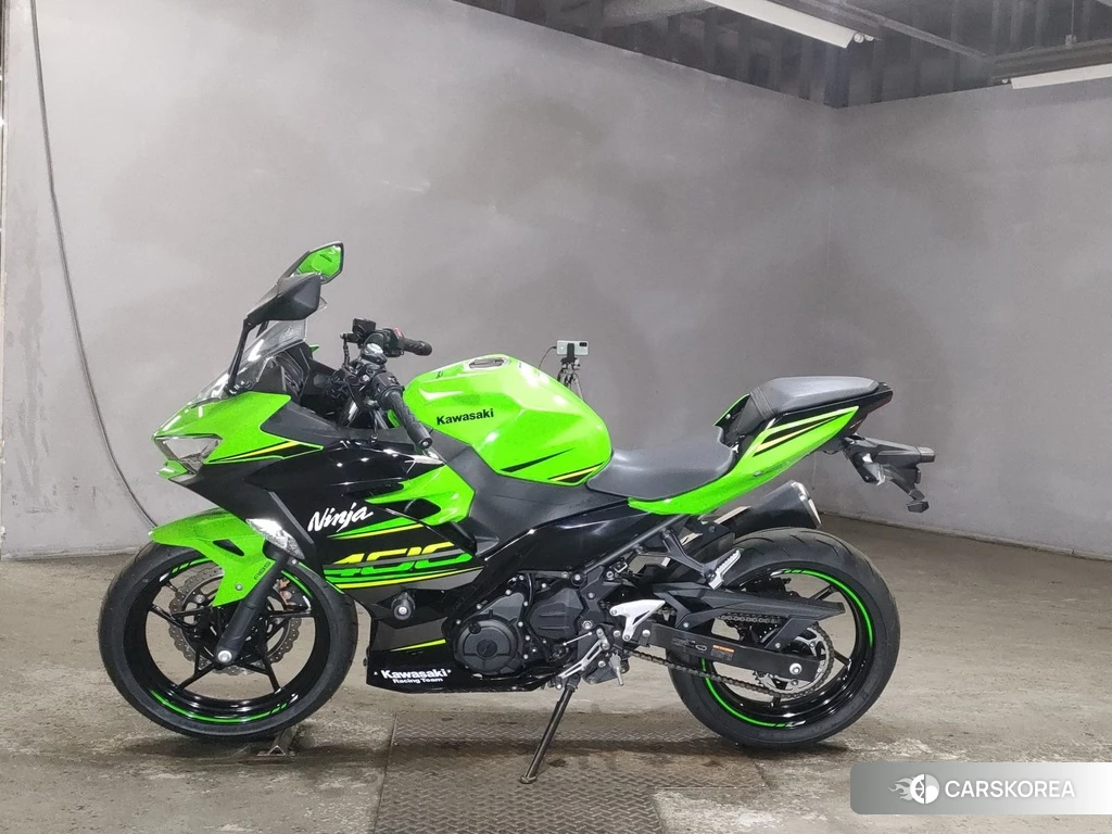 Проданный Kawasaki NINJA 400 2018 из Японии