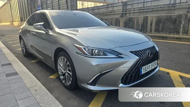 Lexus ES300h 7th generation 2023 Серый из Кореи, фото 6