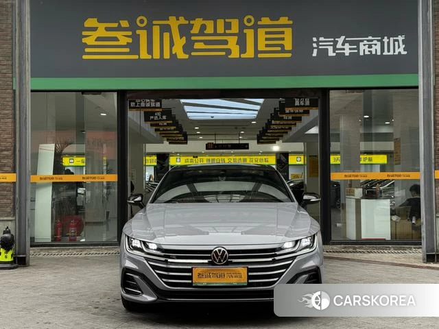 Volkswagen CC 2022 Темно-серый из Китая, фото 3