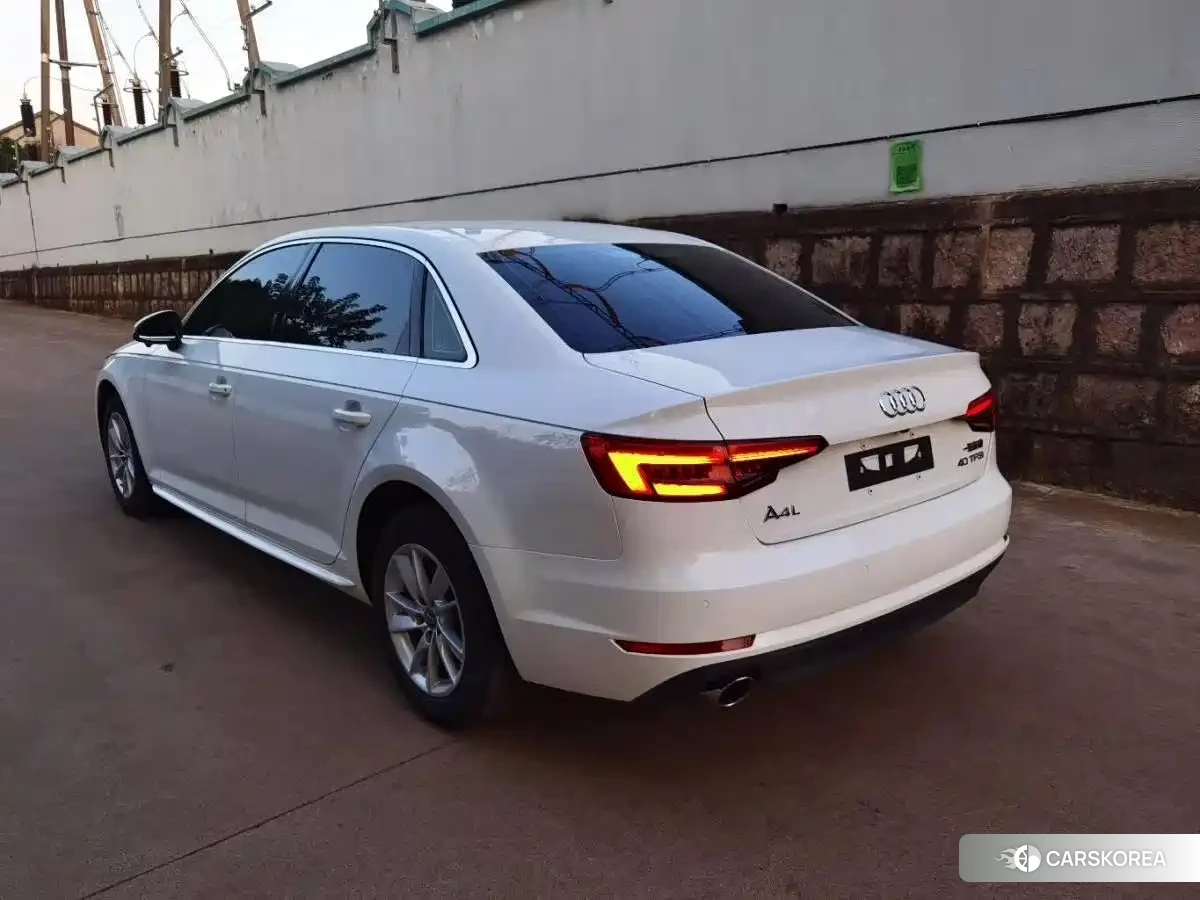 Audi A4L 2018 Белый из Китая, фото 2