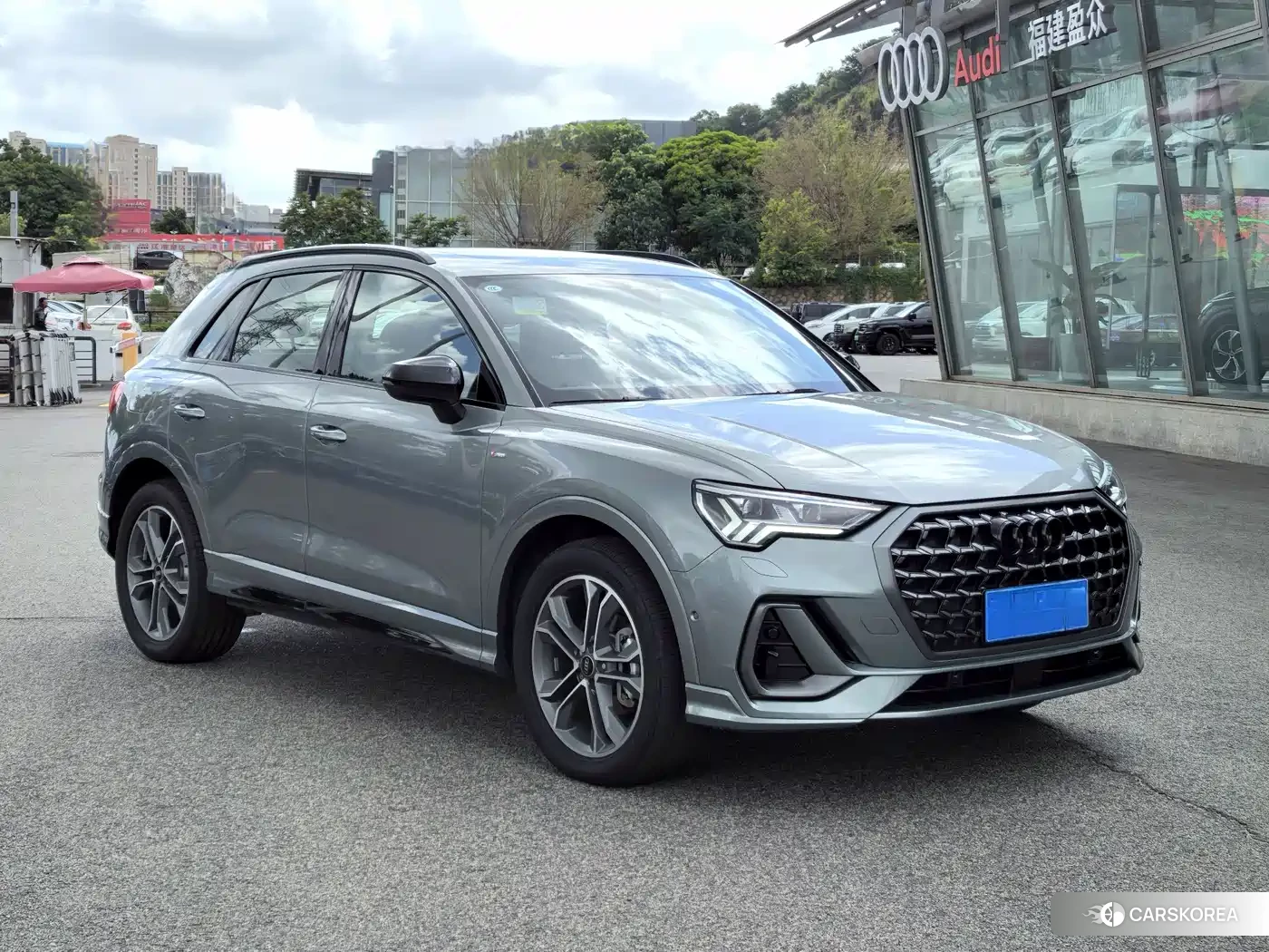 Audi Q3 2023 Зеленый из Китая, фото 2