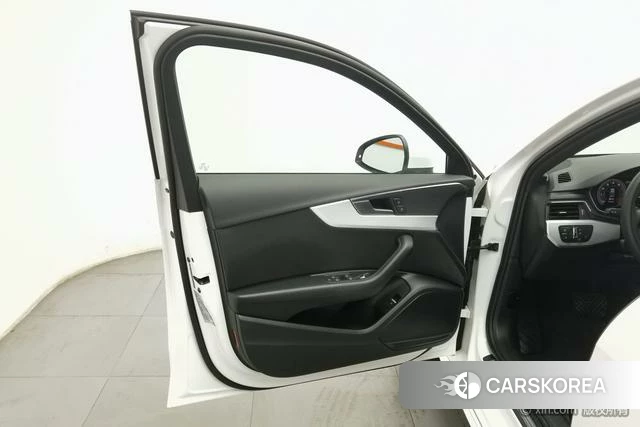 Audi A4L id 4321233 из Китая 12