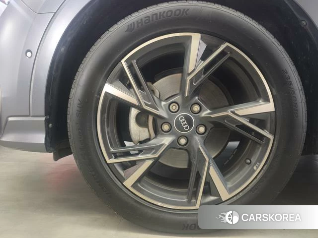Audi Q3 2023 Темно-серый из Китая, фото 6
