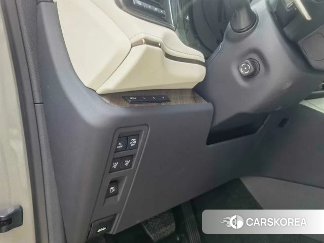Lexus LM id 4314265 из Китая 12