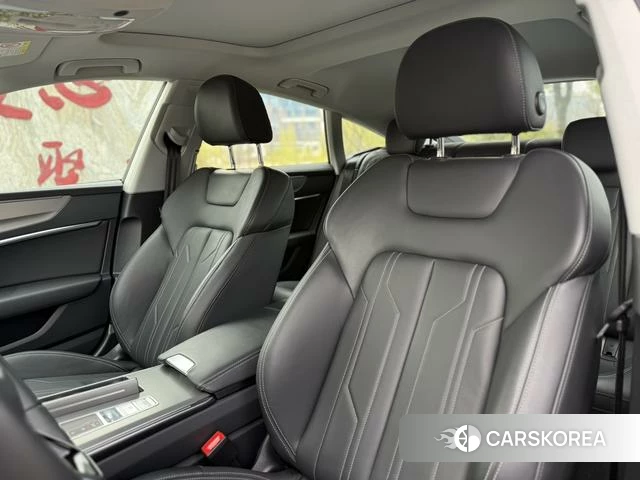 Audi A7 2024 Темно-серый из Китая, фото 2