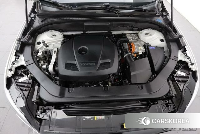 Volvo XC60 PHEV id 4213658 из Китая 12