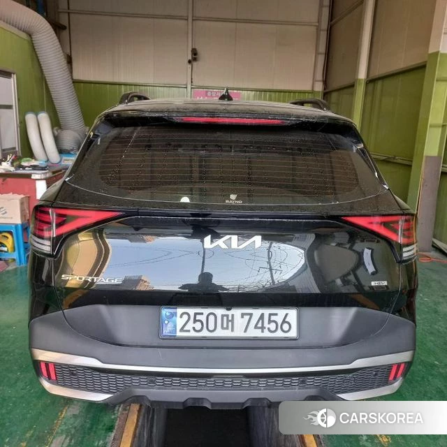 Kia Sportage 5th Generation Hybrid 2023 Черный из Кореи, фото 2
