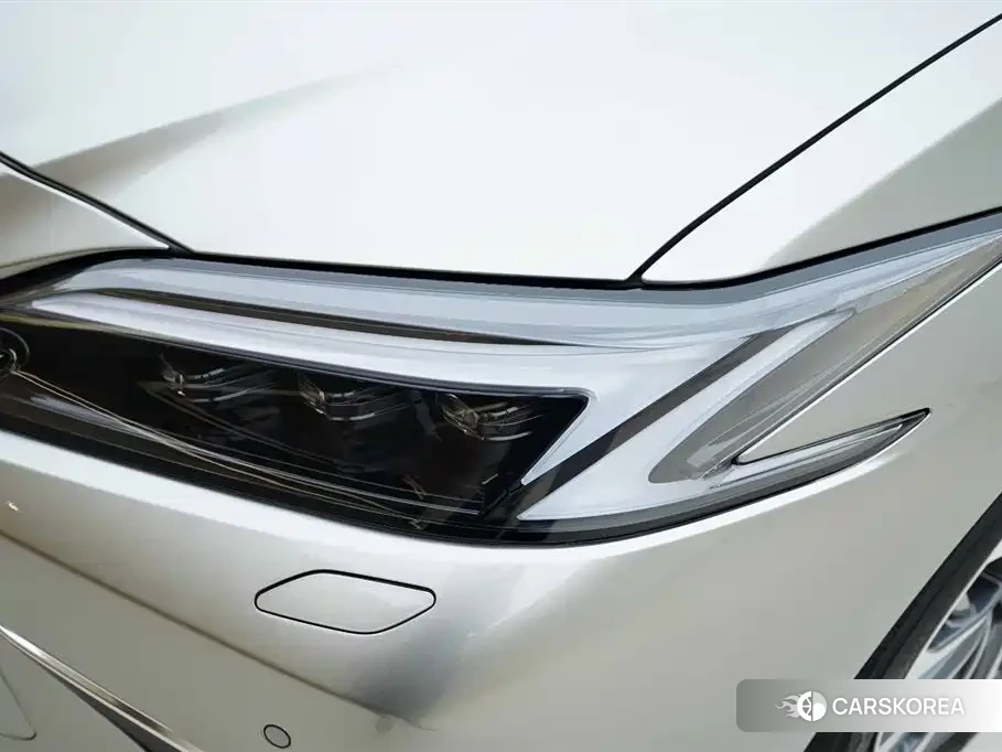 Lexus ES id 4576354 из Китая 12