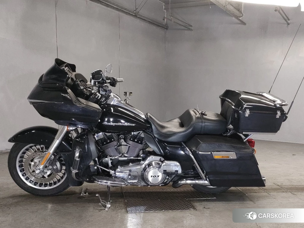 Проданный Harley-Davidson Road Glide FLTRU1690 2011 из Японии