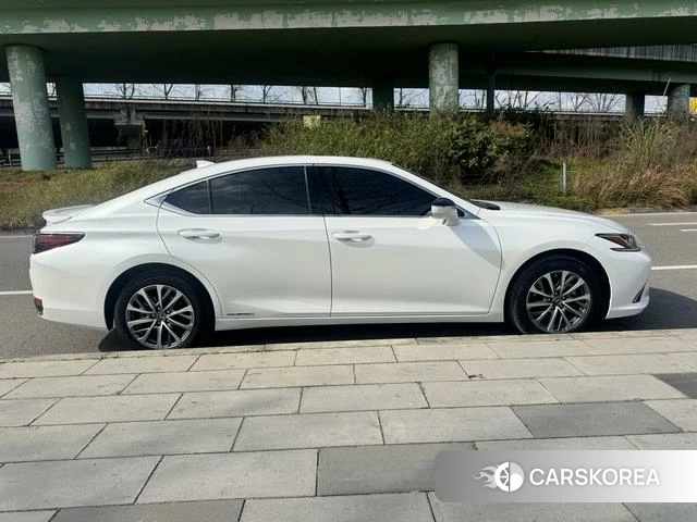 Lexus ES 2022 Белый из Китая, фото 4