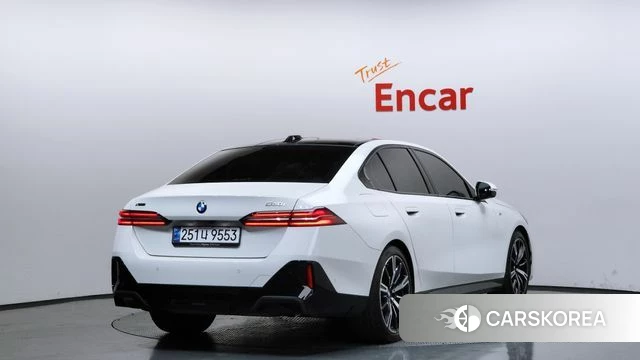 BMW 5 Series (G60) id 4329536 из Кореи 12