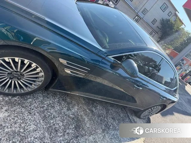 Genesis Electrified G80 (RG3) 2022 Темно-зеленый из Кореи, фото 2