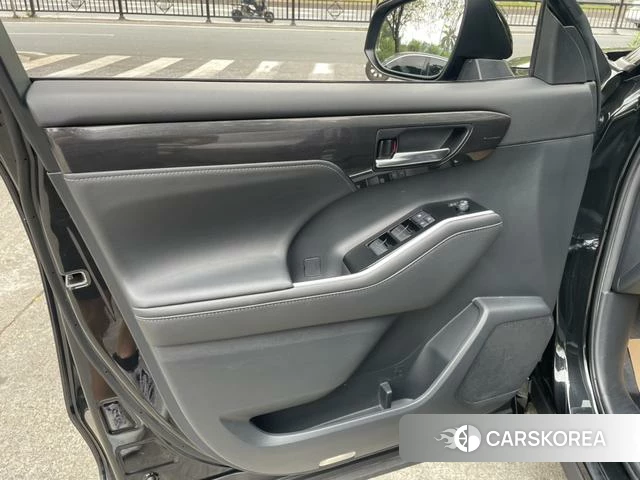 Toyota Crown Lufang 2022 Черный из Китая, фото 5