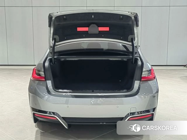 BMW i3 2023 Серебристо-серый из Китая, фото 4