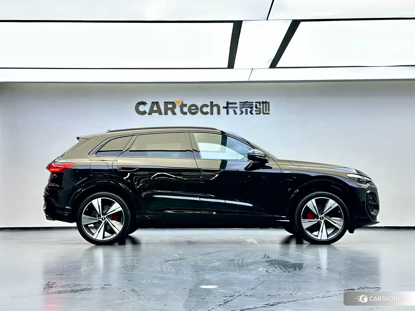 Audi Q5L id 4514207 из Китая 12