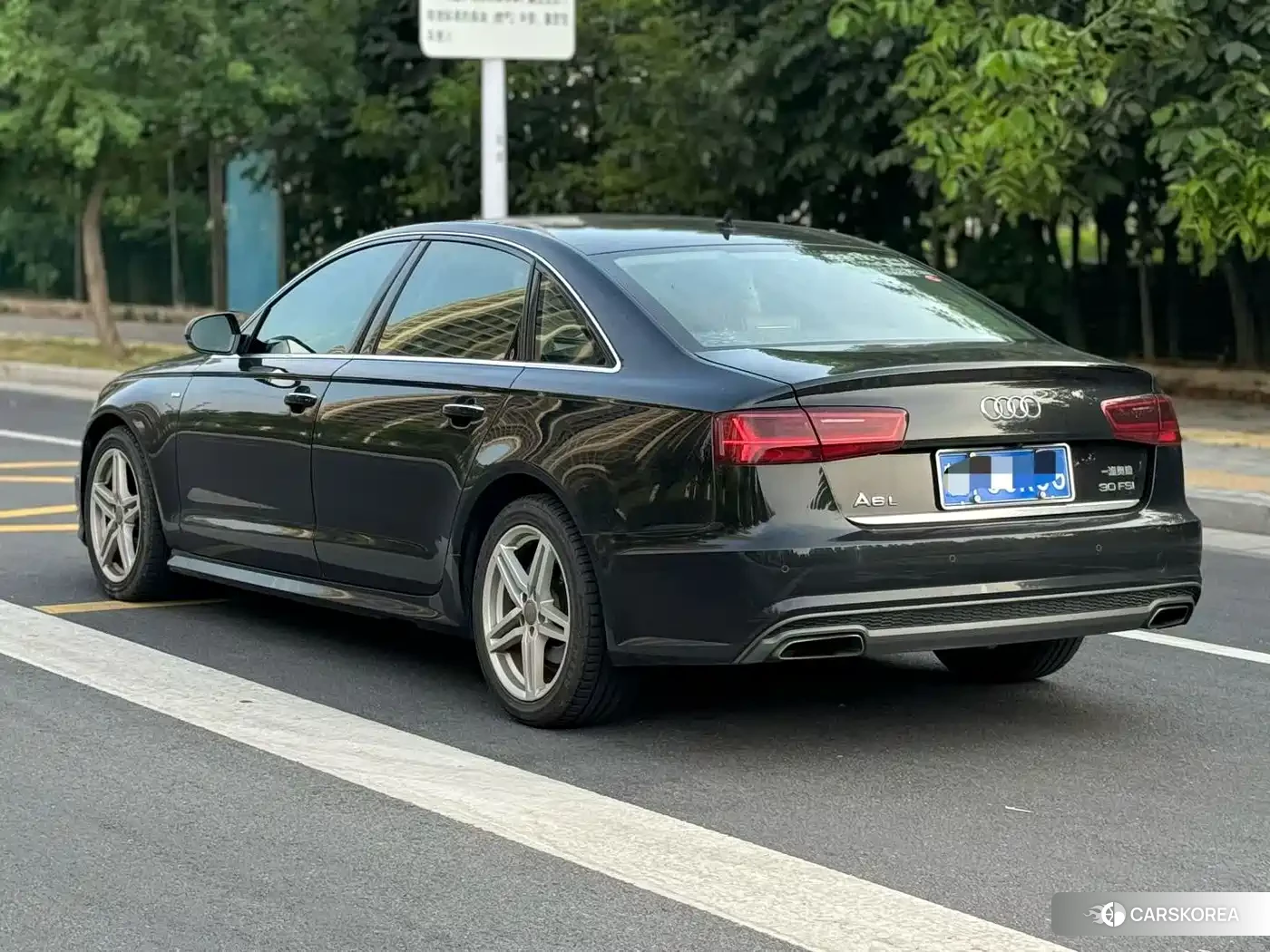 Audi A6L 2018 Черный из Китая, фото 2