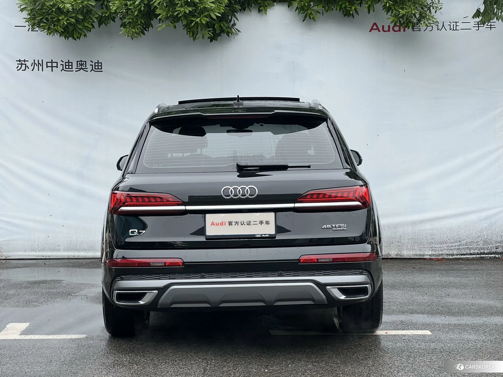 Audi Q7 2024 Черный из Китая, фото 2