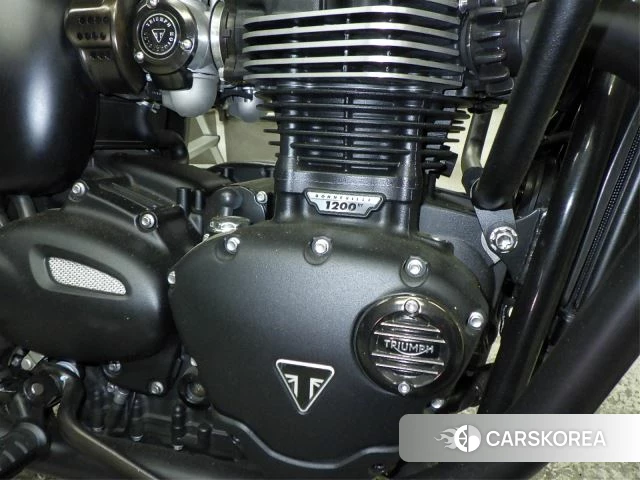 Engine photo