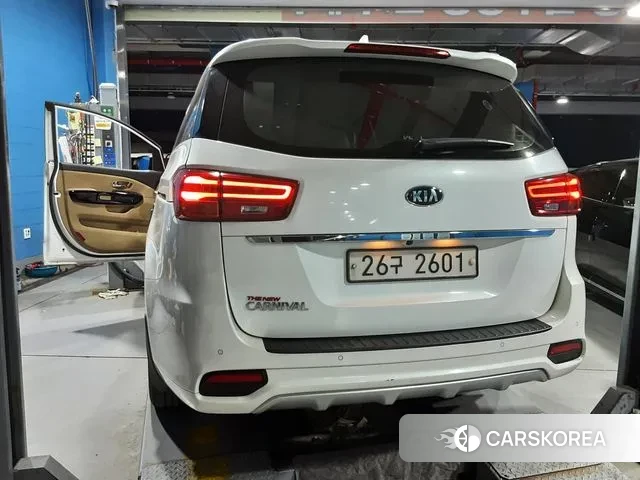 Kia The New Carnival 2018 Белый из Кореи, фото 2