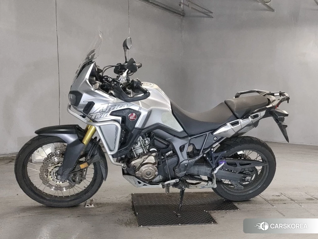 Проданный Honda CRF1000L AFRICA TWIN 2016 из Японии