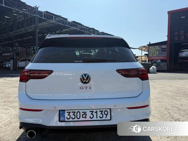 Volkswagen Golf 8th Generation 2024 Белый из Кореи, фото 2