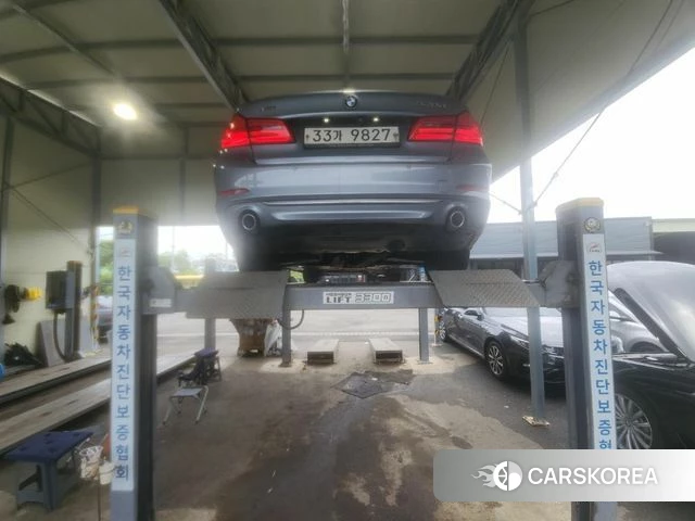 BMW 5 Series (G30) 2018 Небесно-голубой из Кореи, фото 2