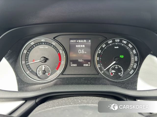 Skoda Octavia 2021 Темно-серый из Китая, фото 4